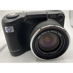 HP PhotoSmart 945 5.3MP Digital Camera Black w/Case Manual Cap Smudge Cloth